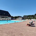 Domek alpejski Maison Calme Et Lumineuse De Plain-pied, Jardin Et Piscine