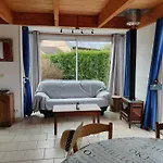 Maison Calme Et Lumineuse De Plain-pied, Jardin Et Piscine Domek alpejski *