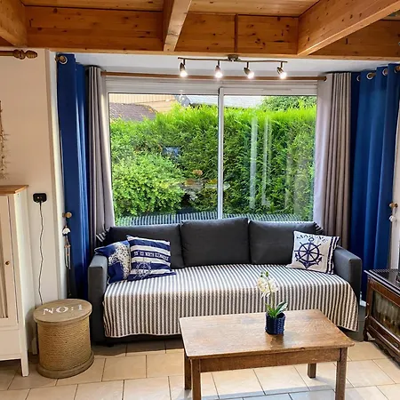 Maison Calme Et Lumineuse De Plain-pied, Jardin Et Piscine Domek alpejski