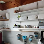 Maison Calme Et Lumineuse De Plain-pied, Jardin Et Piscine Chalet